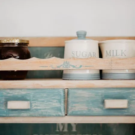 Cukormadar Vendeghaz Villa